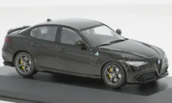 Alfa Romeo Giulia Quadrifoglio, schwarz, 1:43, Solido