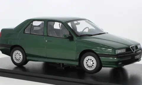 Alfa Romeo 155, grün, 1996, 1:18, Triple 9 Collection