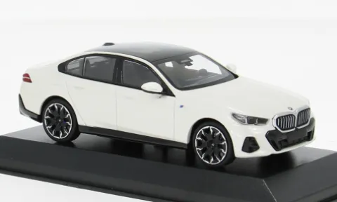 BMW i5, weiss, 2023, 1:43, Minichamps