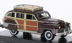 Chrysler Town & Country Woody Wagon, dunkelrot/Holzoptik, 1942, 1:87, Oxford