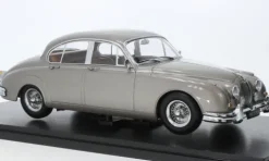Jaguar MK II 3.8, hellgrau, 1959, 1:18, KK Scale