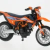 KTM 690 SMC R, orange/blau, 1:18, Maisto