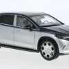 Mercedes Maybach EQS 680 SUV (Z296), dunkelblau/silber, 1:18, I-NZG