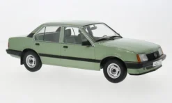 Opel Ascona C, grün, 1981, 1:18, MCG