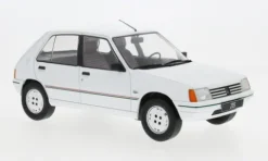 Peugeot 205, weiss, 1984, 1:18, MCG