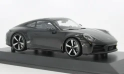 Porsche 911 (992.2) Carrera Coupe, schwarz, 2024, 1:18, Minichamps