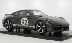 Porsche 911 (992) Sport Classic, braun, 2023, 1:12, Schuco