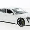 Porsche Taycan Turbo S, weiss, 1:24, Welly