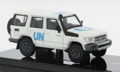 Toyota Land Cruiser LC76, weiss, 2014, UN, 1:64, Para64