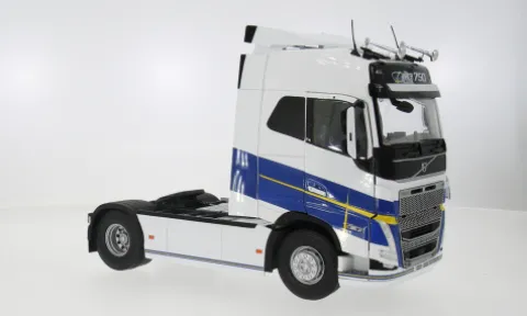 Volvo FH16 Globetrotter XL, weiss/blau, 1:24, Solido
