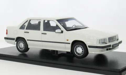 Volvo 850, weiss, 1993, 1:18, Triple 9 Collection